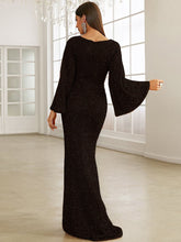 Elegantes Abendkleid mit Pailletten, langen Ärmeln, tiefem V-Ausschnitt und schmaler Passform